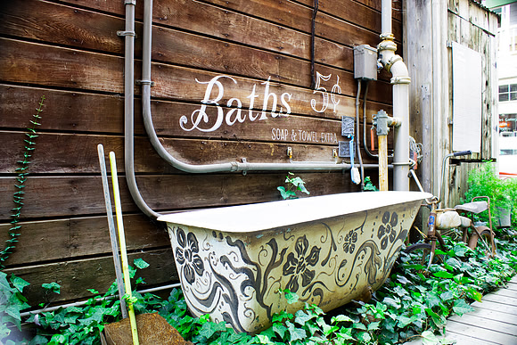 Locke Tub